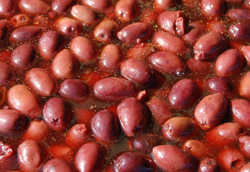 Olives noires dénoyautées dans la saumure bio, contenu 5,5 kg, poids à l'égouttage 3,0 kg